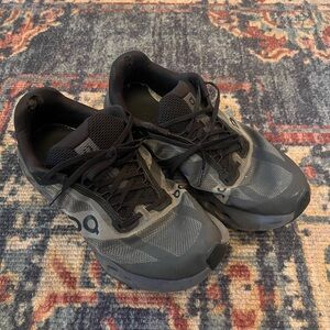 On cloudsurfer black eclipse